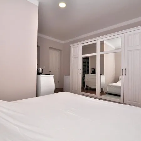 Apartman Bedroom With Bathroom Shower Split
