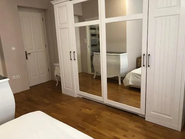 Bedroom With Bathroom Shower Διαμέρισμα