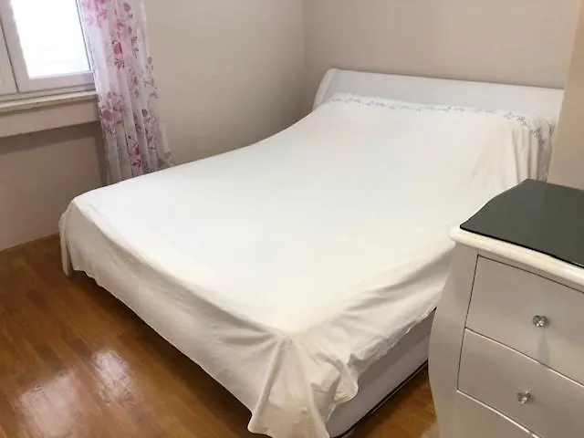 Bedroom With Bathroom Shower Σπλιτ