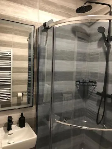 Διαμέρισμα Bedroom With Bathroom Shower